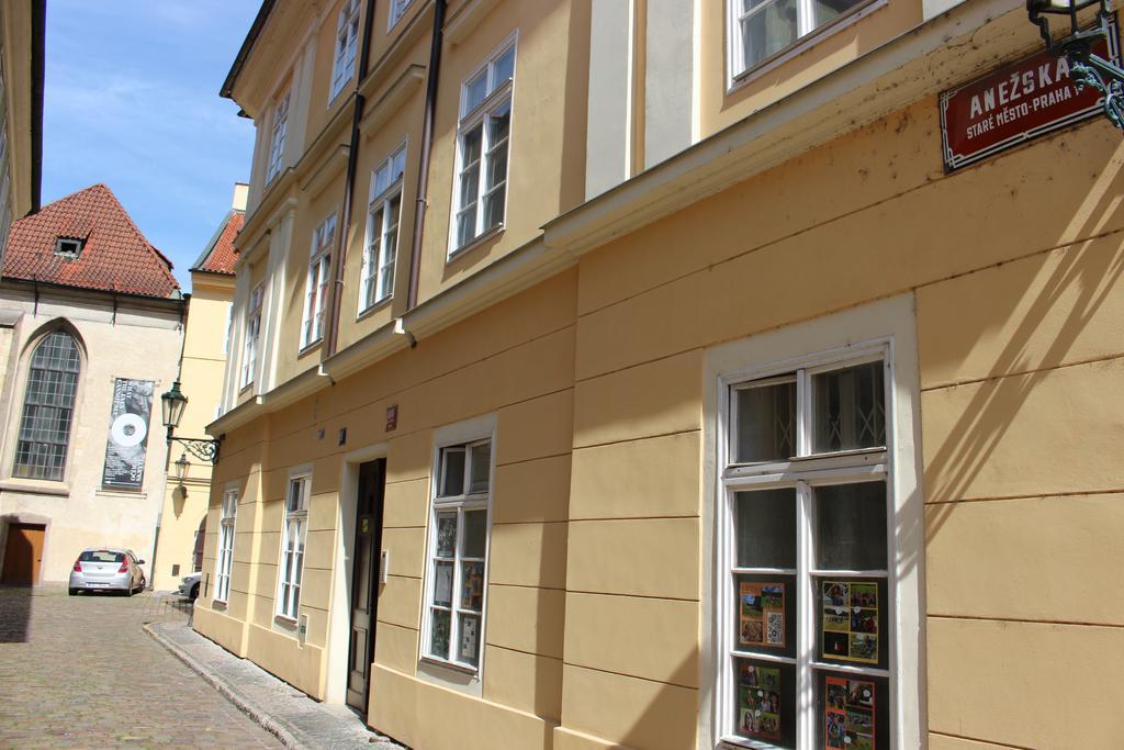 Agnes - * Praag